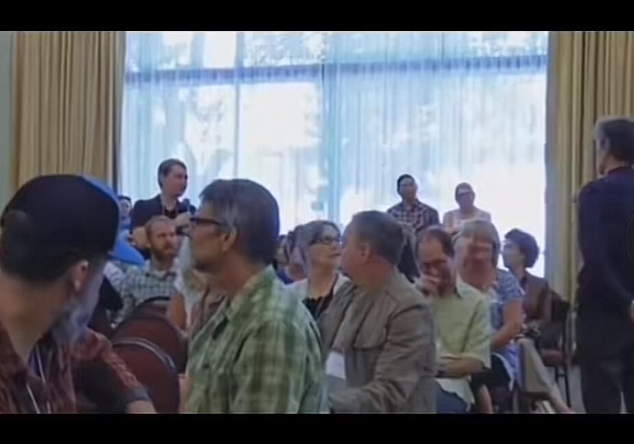 Rất nhiều người từng tham dự hội thảo của Gábor Maté chia sẻ rằng họ cảm thấy được lắng nghe sâu sắc và “nhận ra nguồn gốc của nỗi đau” thay vì chỉ nói về triệu chứng.